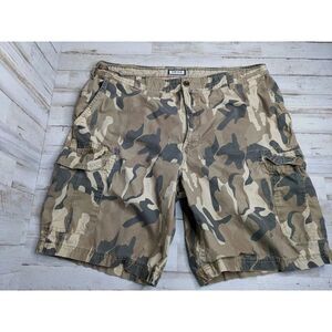 IZOD Shorts Mens Size 38‎ Inseam 10" Camo Cargo Pockets 100% Cotton Distressed